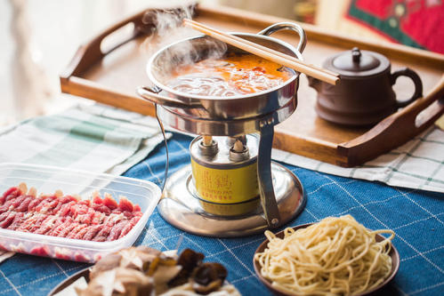 全國暴雪預(yù)警！海底撈、鍋圈、國美、安井…各方勢力開戰(zhàn)“冬天的第一頓火鍋”